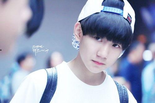 王源娱乐圈吃瓜爆料视频,揭秘明星幕后故事